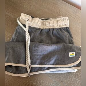Vuori Banks Shorts 5.5 inseam Size Large